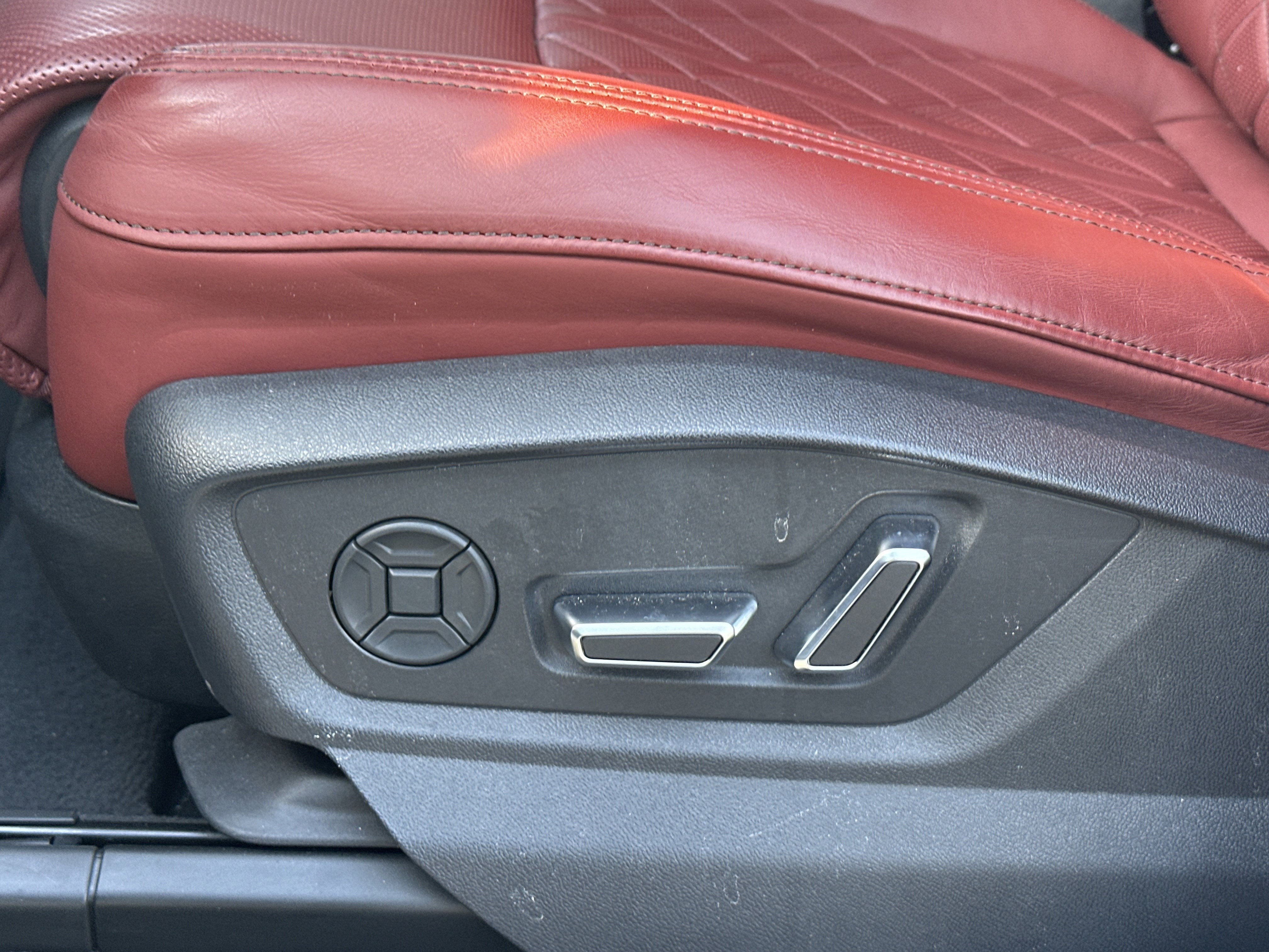 2023 Audi SQ7 Premium Plus TFSI quattro Tiptronic