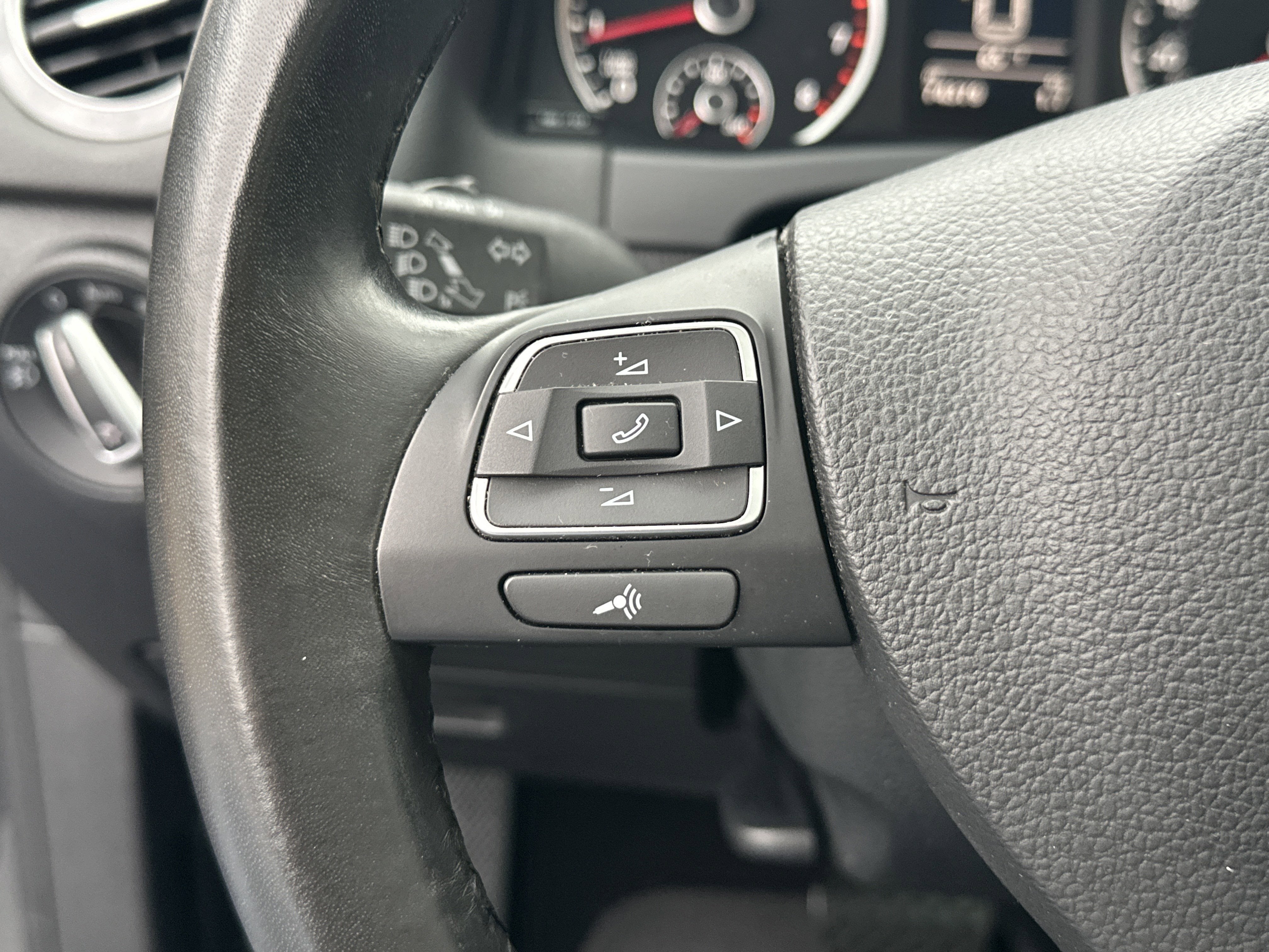 2016 Volkswagen Tiguan SE