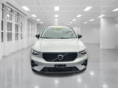 2025 Volvo XC40 Ultra Dark Theme