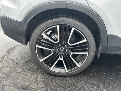 2025 Volvo XC40 Ultra Dark Theme