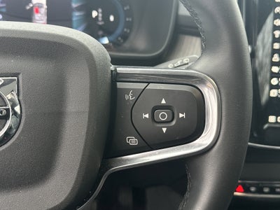 2025 Volvo XC40 Ultra Dark Theme