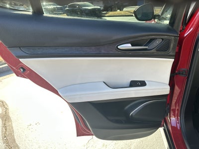 2021 Alfa Romeo Stelvio ICE