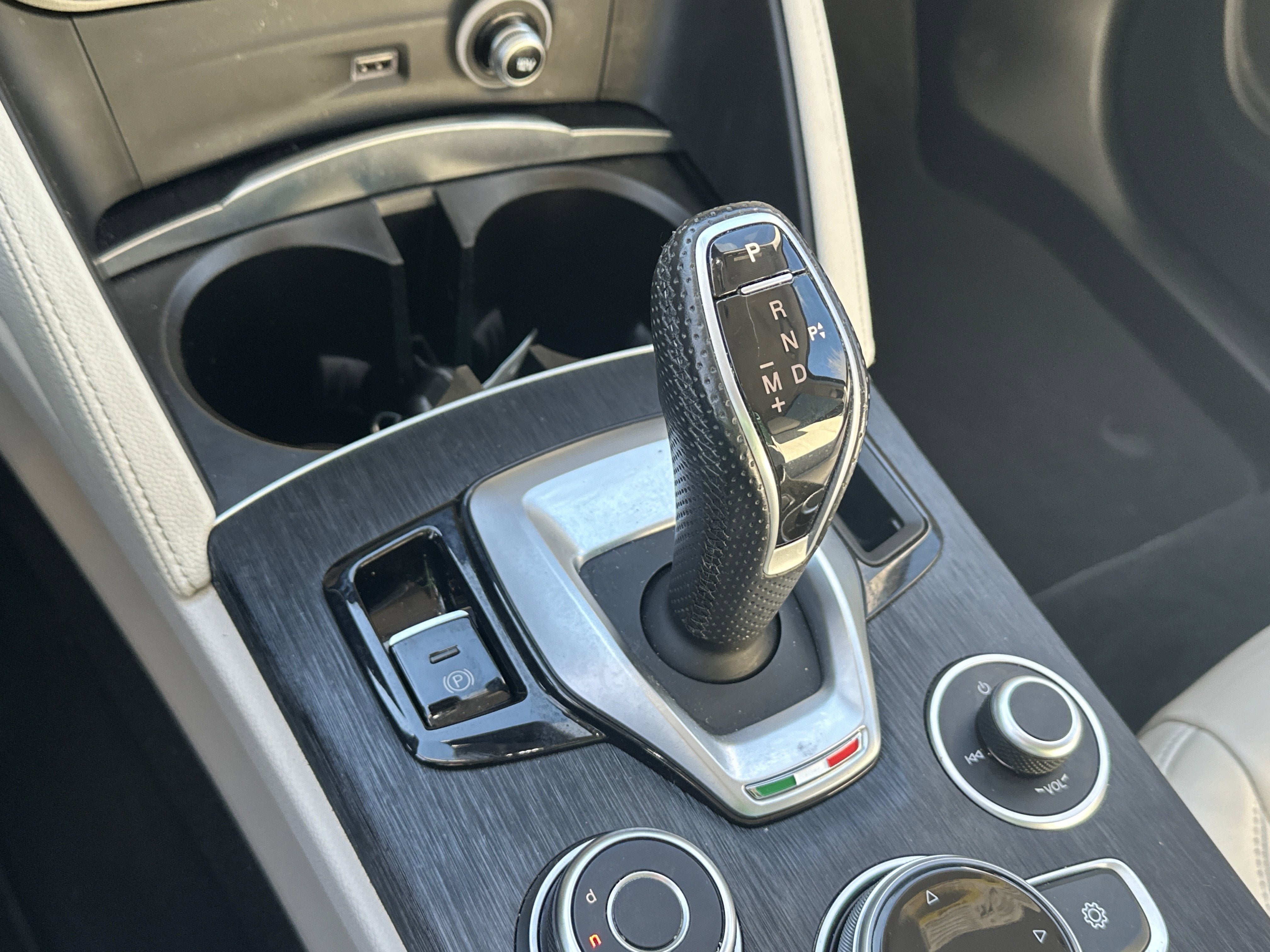 2021 Alfa Romeo Stelvio ICE